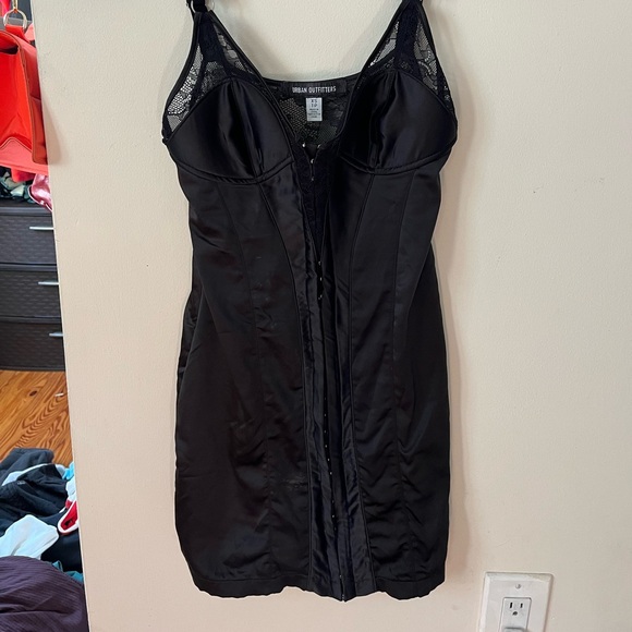 URBAN OUTFITTERS Black Clasp Front Lace Dress - Picture 3 of 4